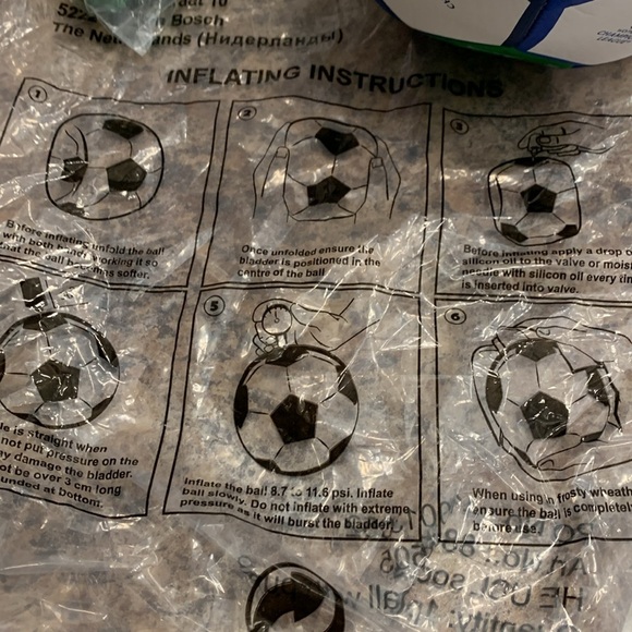 Heineken Champions League Soccer Ball with pump - Picture 6 of 6